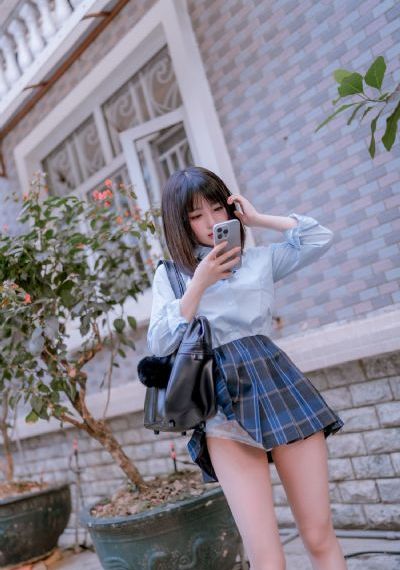 年轻秘书