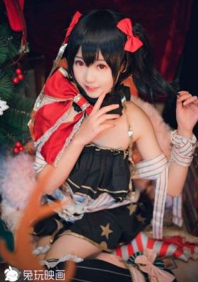 美女脱得一光二净无内衣内裤