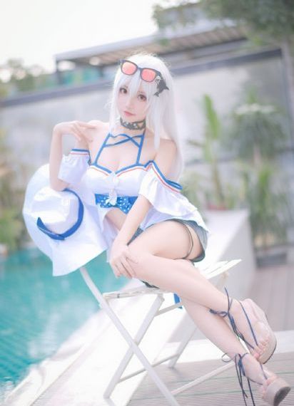 女教师含羞撅起屁股粗暴