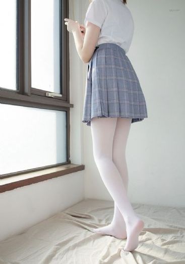 蜜桃av噜噜一区二区三区策驰